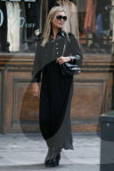 PEOPLE - Kate Moss verabschiedet sich von Tochter Lila