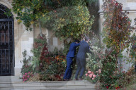 PEOPLE - Windige Hochzeit in Windsor: Bäume müssen festgebunden werden