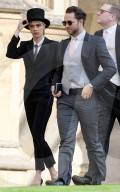 PEOPLE - Hochzeit in Windsor: Cara Delevingne auf dem Weg zur Kirche