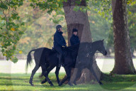 PEOPLE - Prinz Andrew reitet durch den Park in Windsor