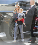 EXKLUSIV - Natalie Portman verreist mit der Familie