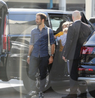 EXKLUSIV - Natalie Portman verreist mit der Familie