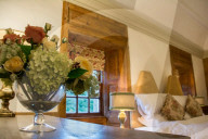 FEATURE - Vermieterportal Airbnb bietet Übernachtungen im Mittelalterschloss Old Rowallan Castle in der britischen Grafschaft Ayrshire an
