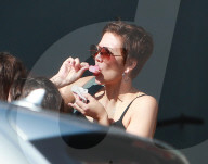 EXKLUSIV -  Maggie Gyllenhall gännt sich und der Familie ein Glace