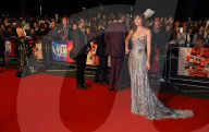 PEOPLE - Schwanger? Dakota Johnson an der 'Suspiria' Premiere in London
