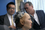 NEWS - Sophia die Roboterin zu Besuch in Kiev