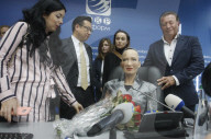 NEWS - Sophia die Roboterin zu Besuch in Kiev