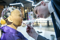 NEWS - Sophia die Roboterin zu Besuch in Kiev