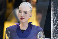 NEWS - Sophia die Roboterin zu Besuch in Kiev