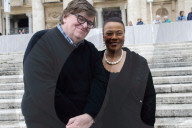 NEWS - Vatikan: Michael Moore trifft Papst Franziskus