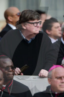 NEWS - Vatikan: Michael Moore trifft Papst Franziskus