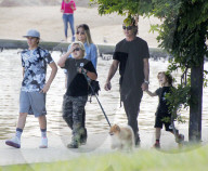 EXKLUSIV - Gavin Rosedale mit Sophia Thomalla und seinen Jungs am Balboa Lake