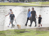 EXKLUSIV - Gavin Rosedale mit Sophia Thomalla und seinen Jungs am Balboa Lake