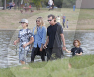 EXKLUSIV - Gavin Rosedale mit Sophia Thomalla und seinen Jungs am Balboa Lake