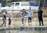 EXKLUSIV - Gavin Rosedale mit Sophia Thomalla und seinen Jungs am Balboa Lake