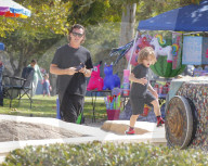 EXKLUSIV - Gavin Rosedale mit Sophia Thomalla und seinen Jungs am Balboa Lake