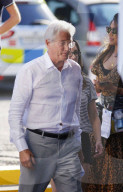 PEOPLE - Sevilla: Richard Gere bei Dreharbeiten zu 'Mother, Father, Son'