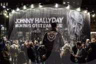 PEOPLE - Paris: Anstehen für 'Mon pays c'est l'amour' von Johnny Hallyday