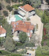 EXKLUSIV - Neues Haus: Justin Bieber schaut sich das Anwesen von Rihanna an