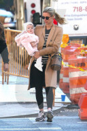 PEOPLE - Promis schleppen ihre Kinder