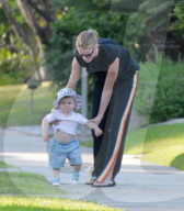 PEOPLE - Promis schleppen ihre Kinder