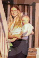 PEOPLE - Promis schleppen ihre Kinder