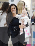 PEOPLE - Promis schleppen ihre Kinder