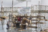 NEWS - Indien: Fluss Jamuna leidet nach Durga-Puja-Festival massiv