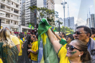 NEWS - Brasilien: Demonstrationen für und gegen Präsidentschaftskandidat Bolsonaro