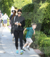 PEOPLE - Jennifer Garner und Energiebündel Samuel unterwegs