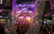 PEOPLE - 'Bohemian Rhapsody' an der Carnaby Street in London