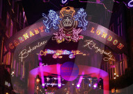 PEOPLE - 'Bohemian Rhapsody' an der Carnaby Street in London