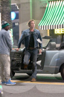 PEOPLE - Brad Pitt bei Dreharbeiten zu 'Once Upon A Time in Hollywood' in LA