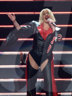 PEOPLE - Christina Aguilera live in Oakland