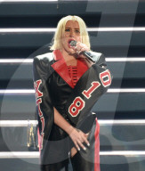 PEOPLE - Christina Aguilera live in Oakland