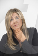 PORTRAIT - Jennifer Aniston