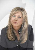 PORTRAIT - Jennifer Aniston