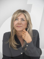 PORTRAIT - Jennifer Aniston