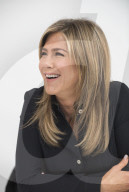PORTRAIT - Jennifer Aniston