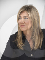 PORTRAIT - Jennifer Aniston