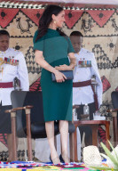 PEOPLE - Royal Tour: Meghan fühlt ihren Babybauch 