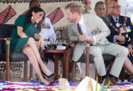 PEOPLE - Royal Tour: Meghan fühlt ihren Babybauch 