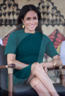 PEOPLE - Royal Tour: Meghan fühlt ihren Babybauch 