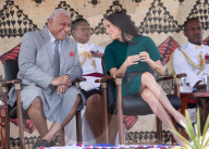 PEOPLE - Royal Tour: Meghan fühlt ihren Babybauch 