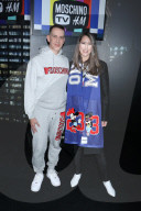 PEOPLE - Promis an der Moschino x H&M Show in New York
