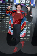 PEOPLE - Promis an der Moschino x H&M Show in New York