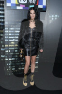 PEOPLE - Promis an der Moschino x H&M Show in New York