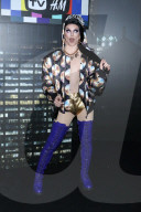 PEOPLE - Promis an der Moschino x H&M Show in New York