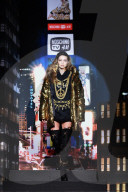 PEOPLE - New York Moschino x H&M Show: Promis auf dem Laufsteg