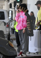 EXKLUSIV - Bella Thorne und Mod Sun 'undercover' am Flughafen von LA